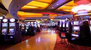 Roulette ဘီး လှည့်နေသော ကာစီနို ဂိမ်းစားပွဲ