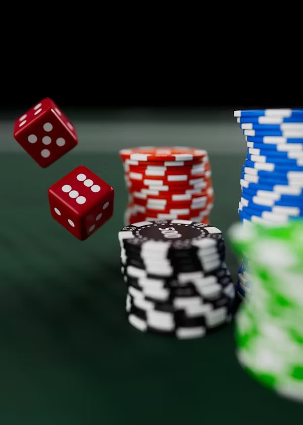 VIP Live Casino table တွင် chip stack များနှင့် ကစားသူ bet ထားသော မြင်ကွင်း